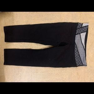 Lululemon size 8 wunder unders. Length is 21”